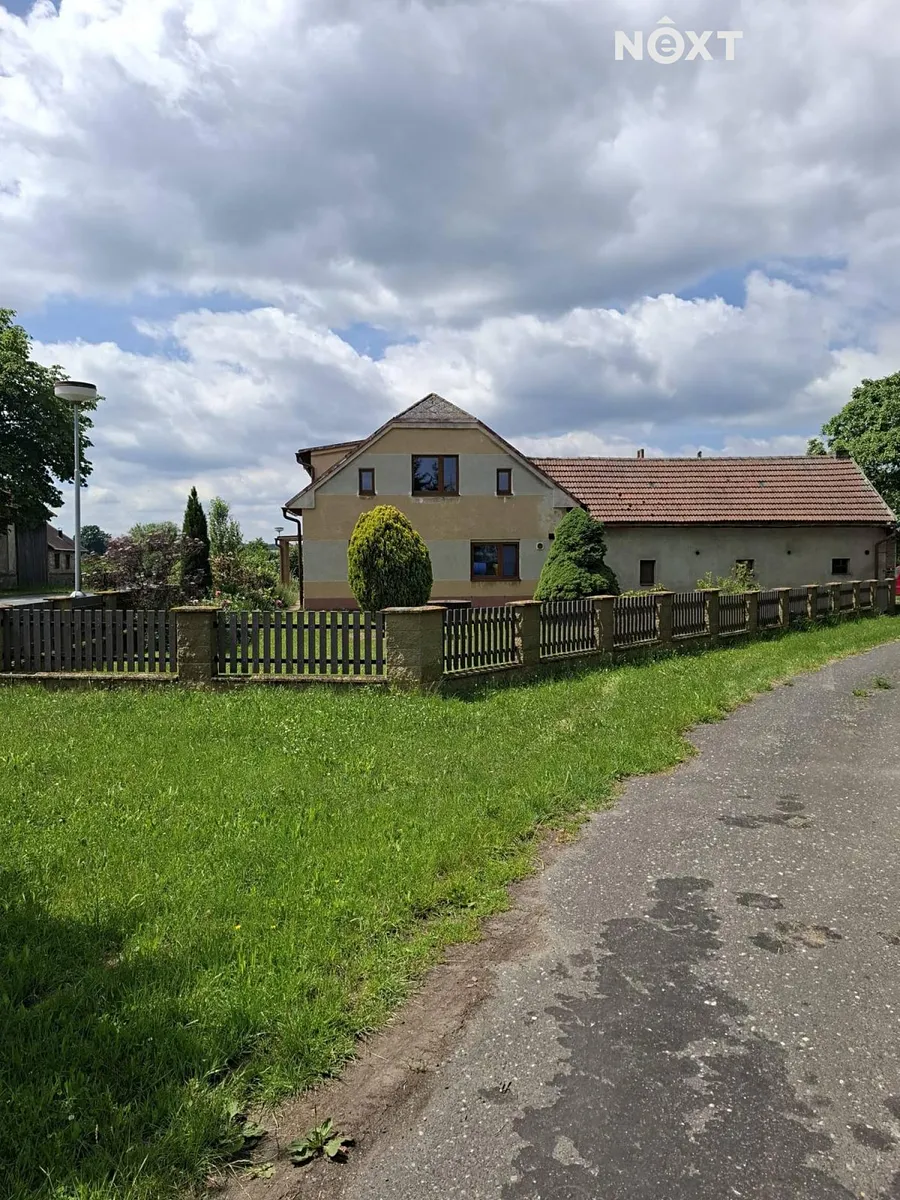 Prodej rodinného domu 322 m², pozemek 956 m²